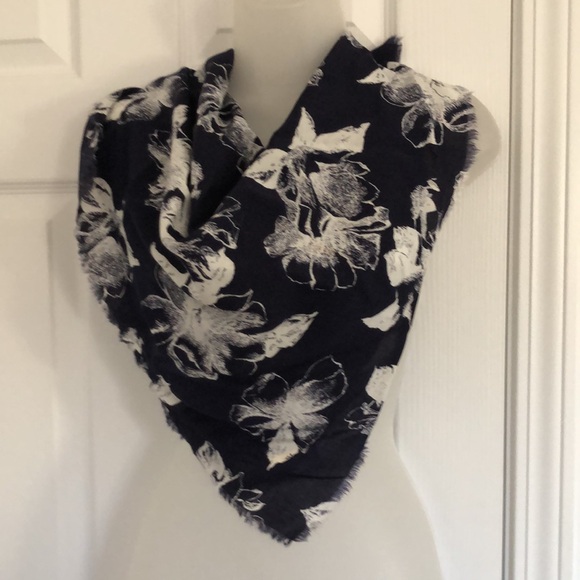 Ray Strauss Square Floral Scarf Rayon. Orchids print. VTG - Picture 1 of 8